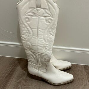 Wild Fable White Heeled Boots